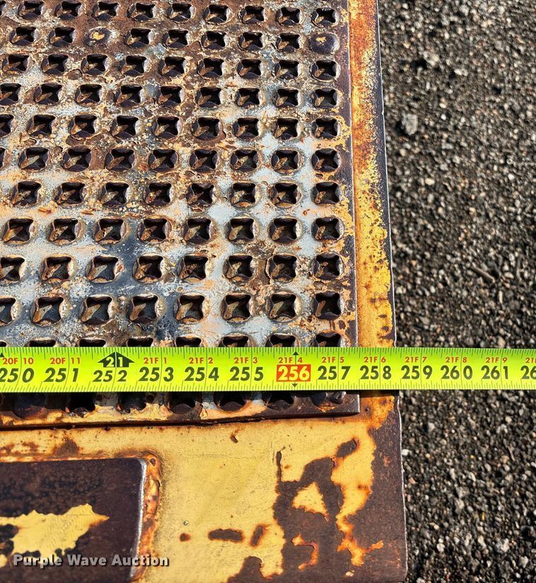 image for item EN8430 2004 Trailer King tilt deck equipment trailer