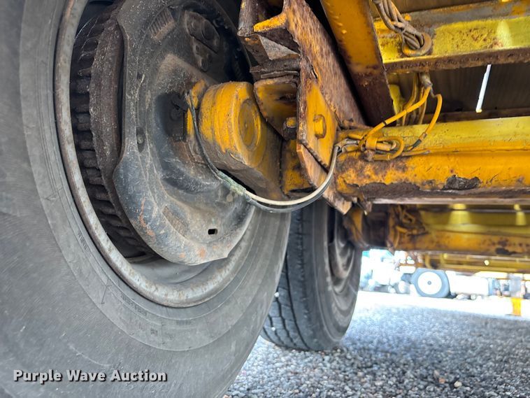 image for item EN8430 2004 Trailer King tilt deck equipment trailer