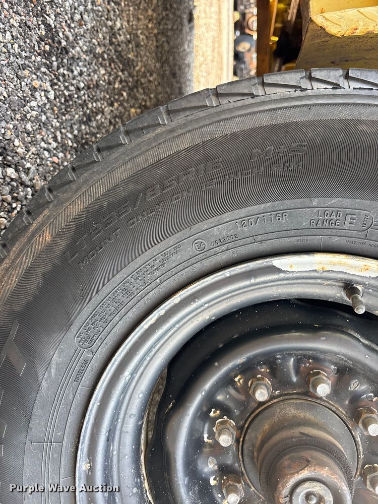 image for item EN8430 2004 Trailer King tilt deck equipment trailer