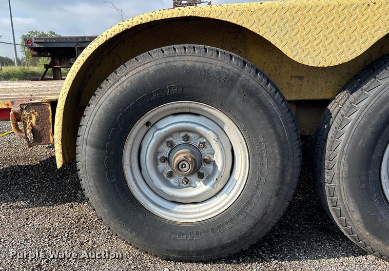 image for item EN8430 2004 Trailer King tilt deck equipment trailer