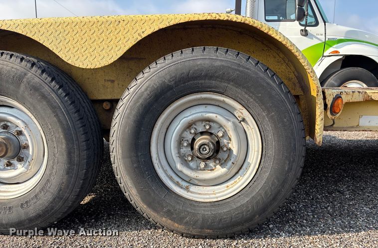 image for item EN8430 2004 Trailer King tilt deck equipment trailer