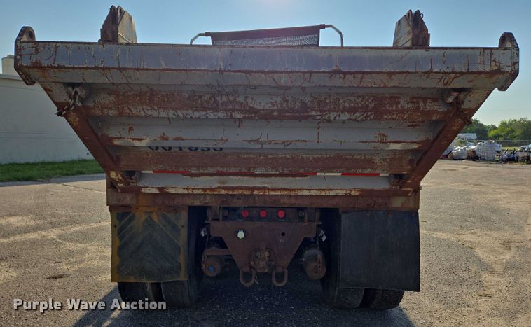 image for item EN8431 2009 International 7500 dump truck