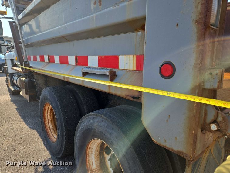 image for item EN8431 2009 International 7500 dump truck