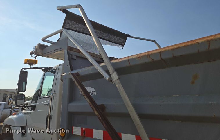 image for item EN8431 2009 International 7500 dump truck