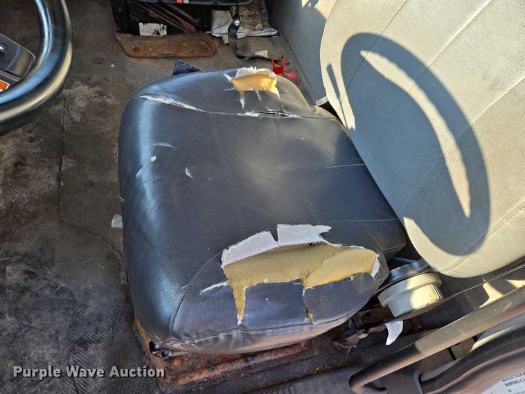 image for item EN8431 2009 International 7500 dump truck