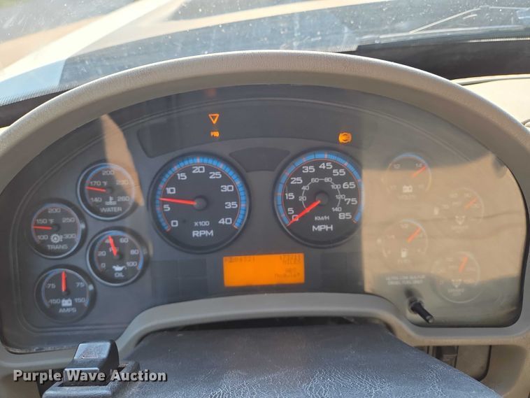 image for item EN8431 2009 International 7500 dump truck