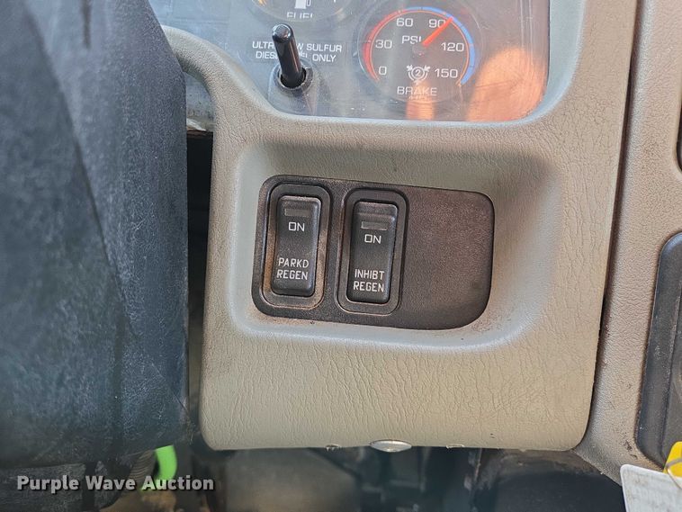 image for item EN8431 2009 International 7500 dump truck