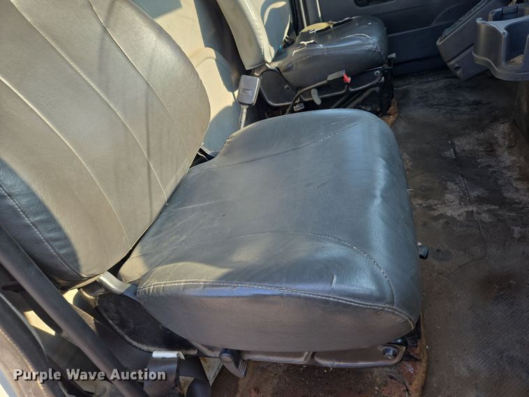 image for item EN8431 2009 International 7500 dump truck