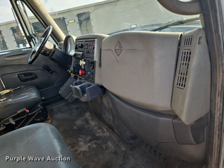 image for item EN8431 2009 International 7500 dump truck