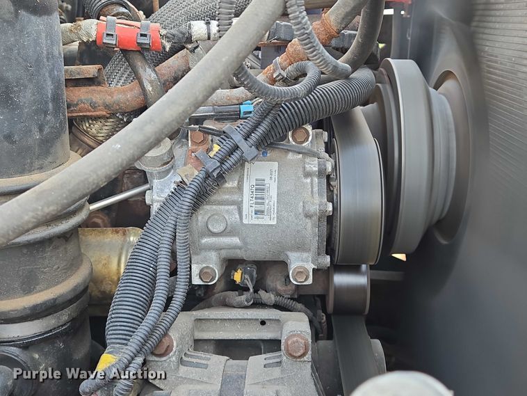 image for item EN8431 2009 International 7500 dump truck