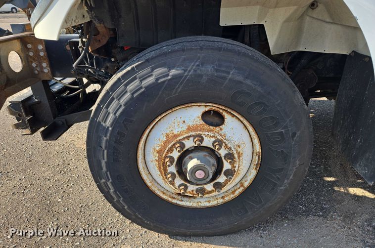 image for item EN8431 2009 International 7500 dump truck