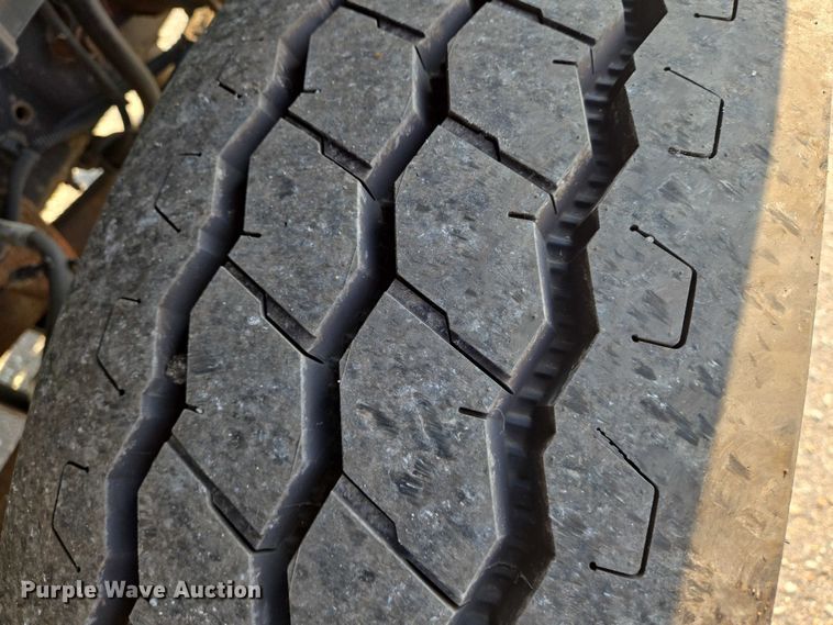 image for item EN8431 2009 International 7500 dump truck