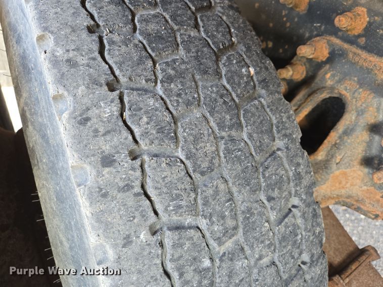 image for item EN8431 2009 International 7500 dump truck