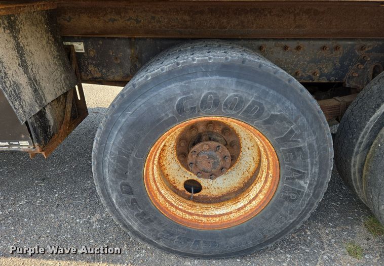 image for item EN8431 2009 International 7500 dump truck