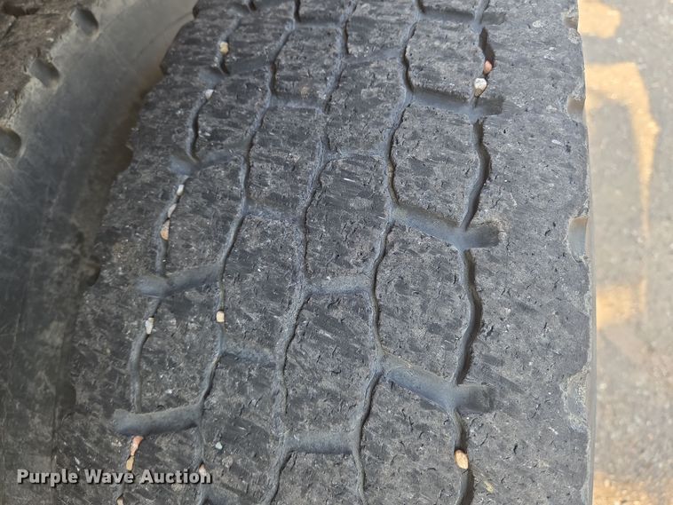 image for item EN8431 2009 International 7500 dump truck