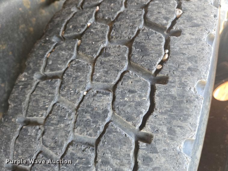 image for item EN8431 2009 International 7500 dump truck