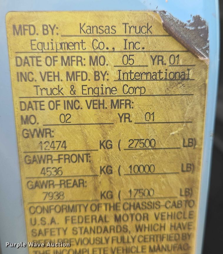 image for item EN8432 2001 International 4700 scissor lift truck