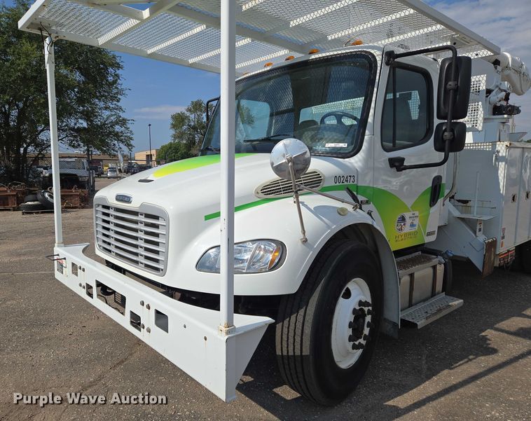 image for item EN8433 2012 Freightliner Business Class M2 bucket truck