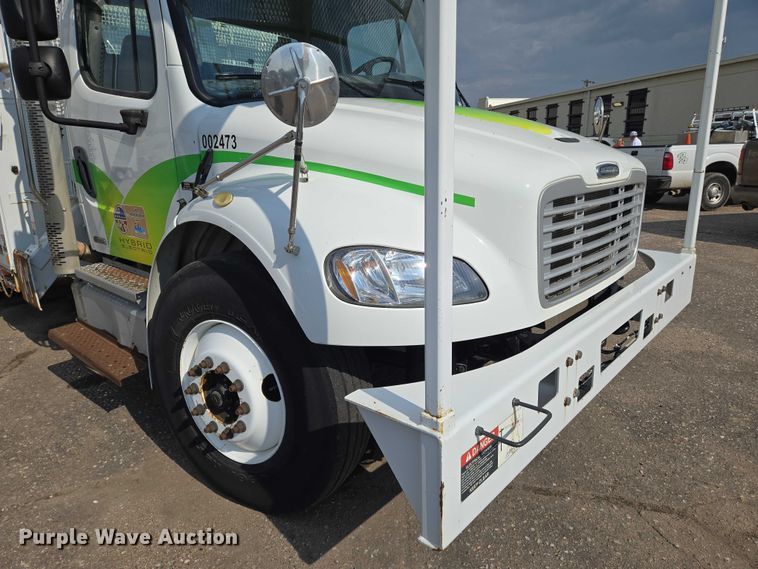 image for item EN8433 2012 Freightliner Business Class M2 bucket truck