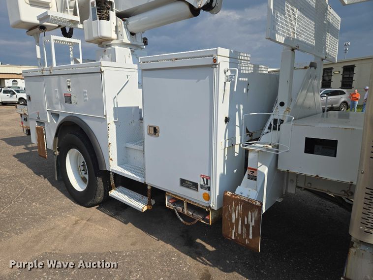 image for item EN8433 2012 Freightliner Business Class M2 bucket truck