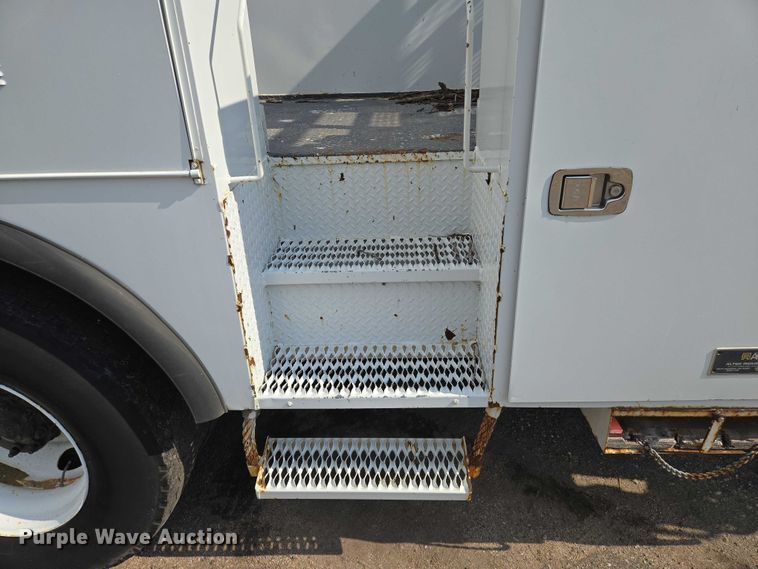 image for item EN8433 2012 Freightliner Business Class M2 bucket truck