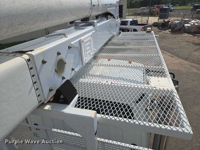 image for item EN8433 2012 Freightliner Business Class M2 bucket truck