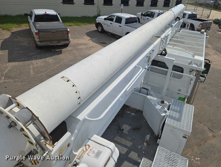 image for item EN8433 2012 Freightliner Business Class M2 bucket truck