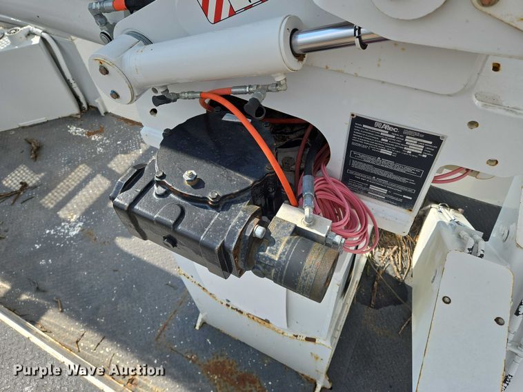 image for item EN8433 2012 Freightliner Business Class M2 bucket truck