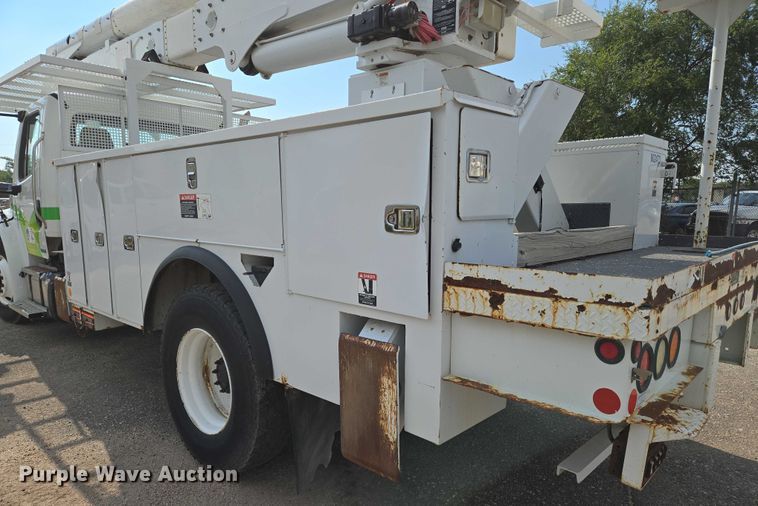 image for item EN8433 2012 Freightliner Business Class M2 bucket truck
