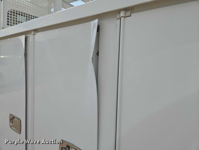 image for item EN8433 2012 Freightliner Business Class M2 bucket truck