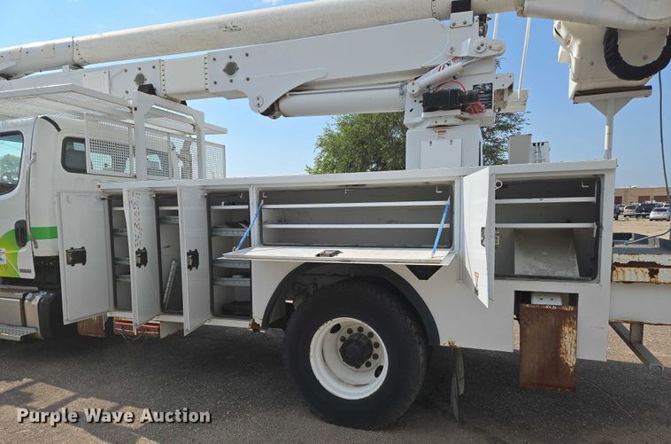 image for item EN8433 2012 Freightliner Business Class M2 bucket truck