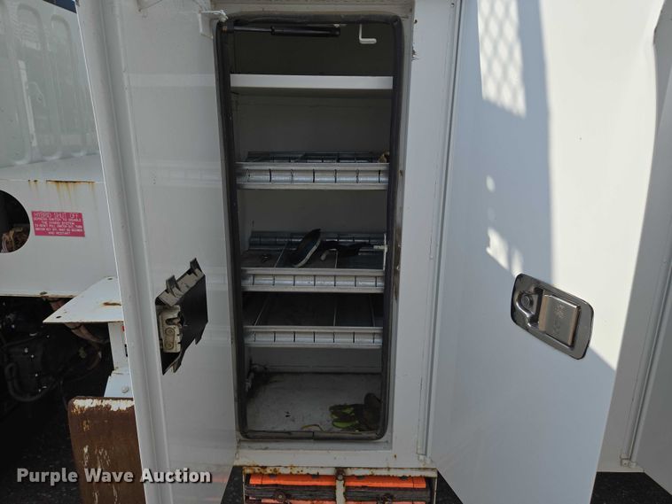 image for item EN8433 2012 Freightliner Business Class M2 bucket truck