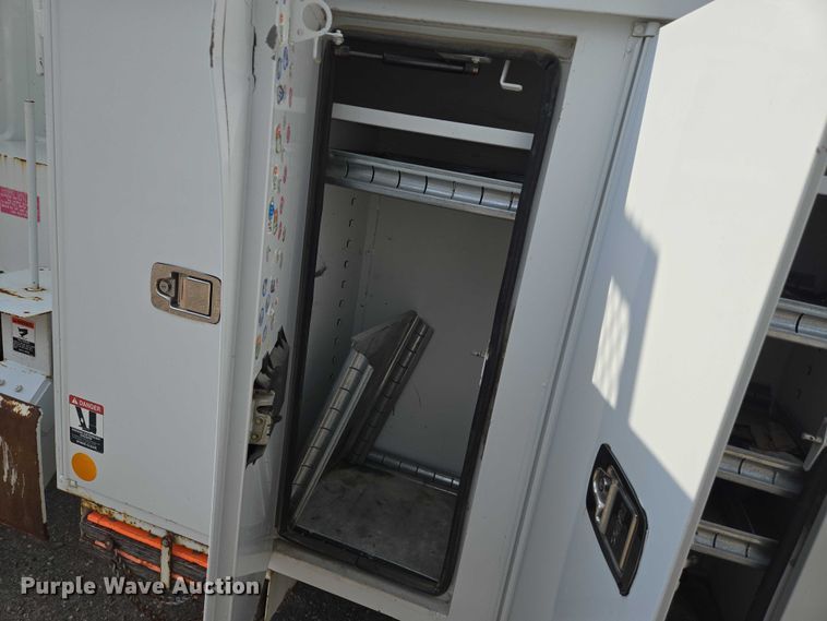 image for item EN8433 2012 Freightliner Business Class M2 bucket truck