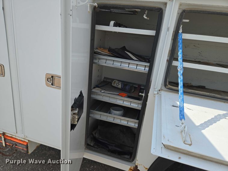 image for item EN8433 2012 Freightliner Business Class M2 bucket truck