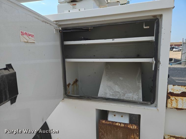 image for item EN8433 2012 Freightliner Business Class M2 bucket truck