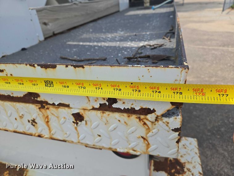 image for item EN8433 2012 Freightliner Business Class M2 bucket truck