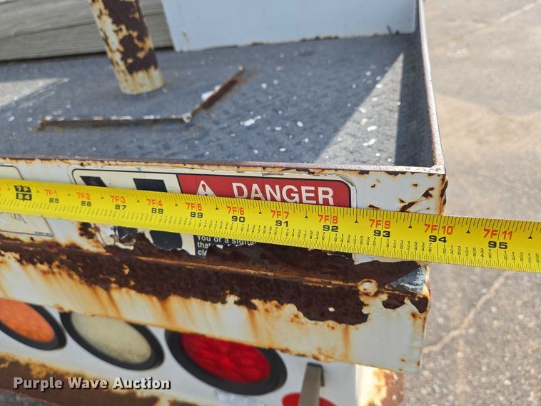 image for item EN8433 2012 Freightliner Business Class M2 bucket truck