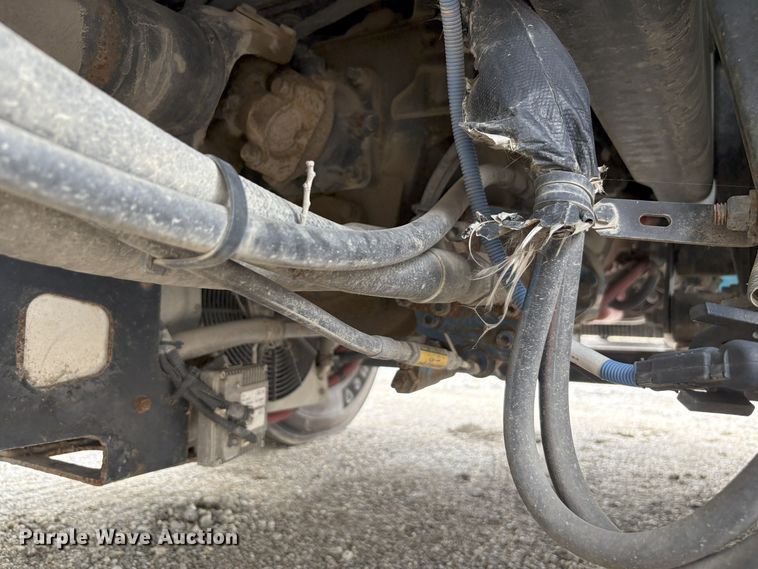 image for item EN8433 2012 Freightliner Business Class M2 bucket truck