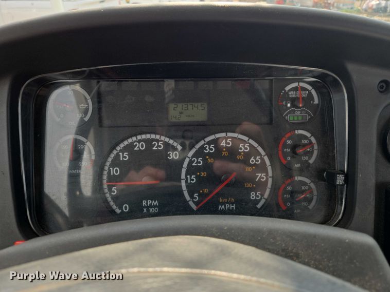 image for item EN8433 2012 Freightliner Business Class M2 bucket truck