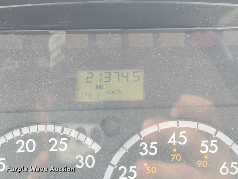 image for item EN8433 2012 Freightliner Business Class M2 bucket truck