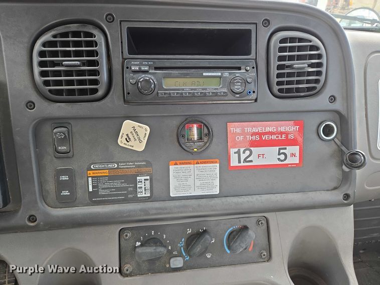 image for item EN8433 2012 Freightliner Business Class M2 bucket truck