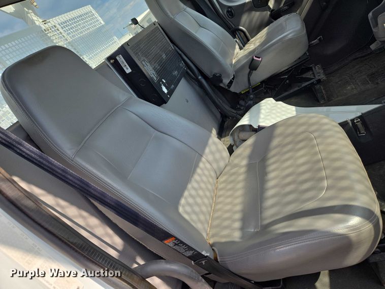 image for item EN8433 2012 Freightliner Business Class M2 bucket truck