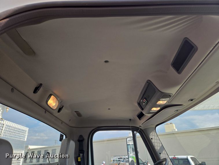 image for item EN8433 2012 Freightliner Business Class M2 bucket truck