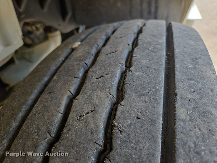 image for item EN8433 2012 Freightliner Business Class M2 bucket truck