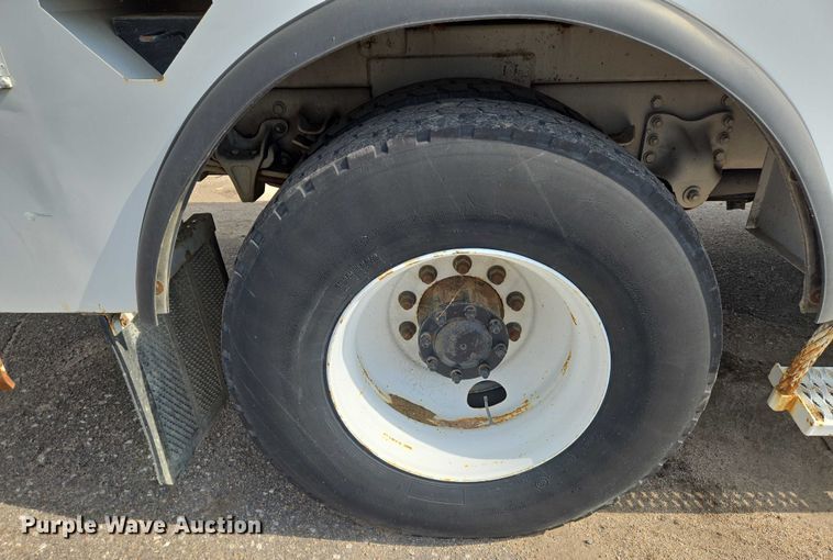 image for item EN8433 2012 Freightliner Business Class M2 bucket truck