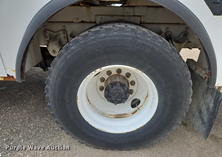 image for item EN8433 2012 Freightliner Business Class M2 bucket truck