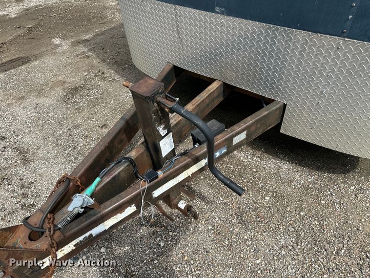 image for item EN8434 2000 Cargo Trailer OM 714TA4 enclosed cargo trailer