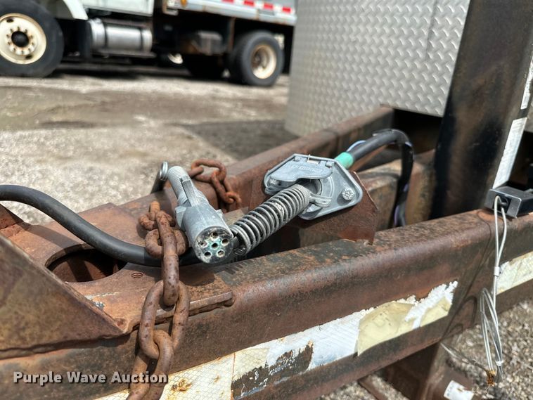 image for item EN8434 2000 Cargo Trailer OM 714TA4 enclosed cargo trailer