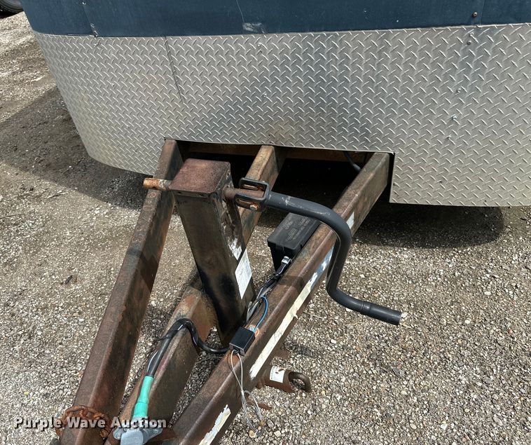 image for item EN8434 2000 Cargo Trailer OM 714TA4 enclosed cargo trailer