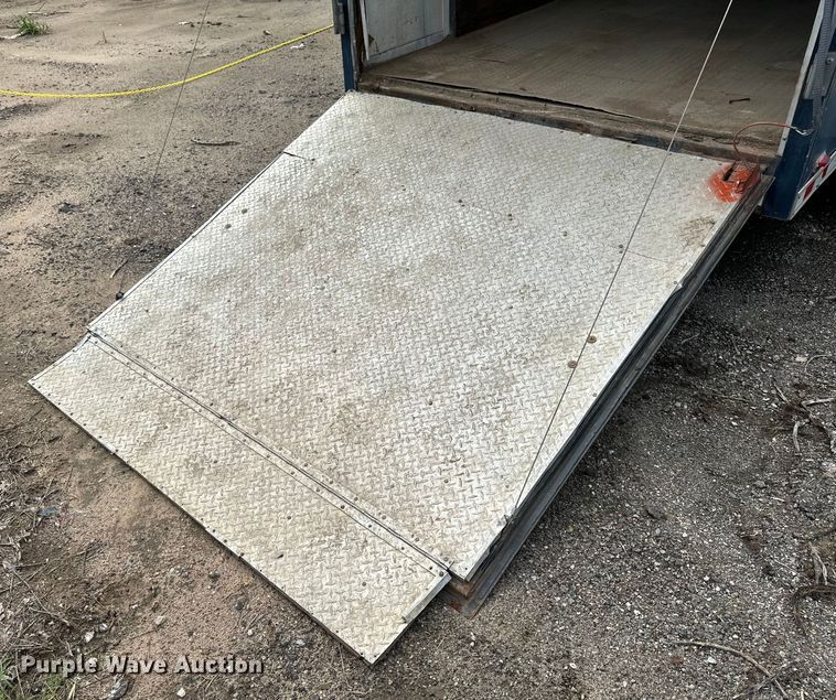 image for item EN8434 2000 Cargo Trailer OM 714TA4 enclosed cargo trailer